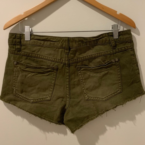 🔥 NWOT Free People Distressed Short - Picture 3 of 4
